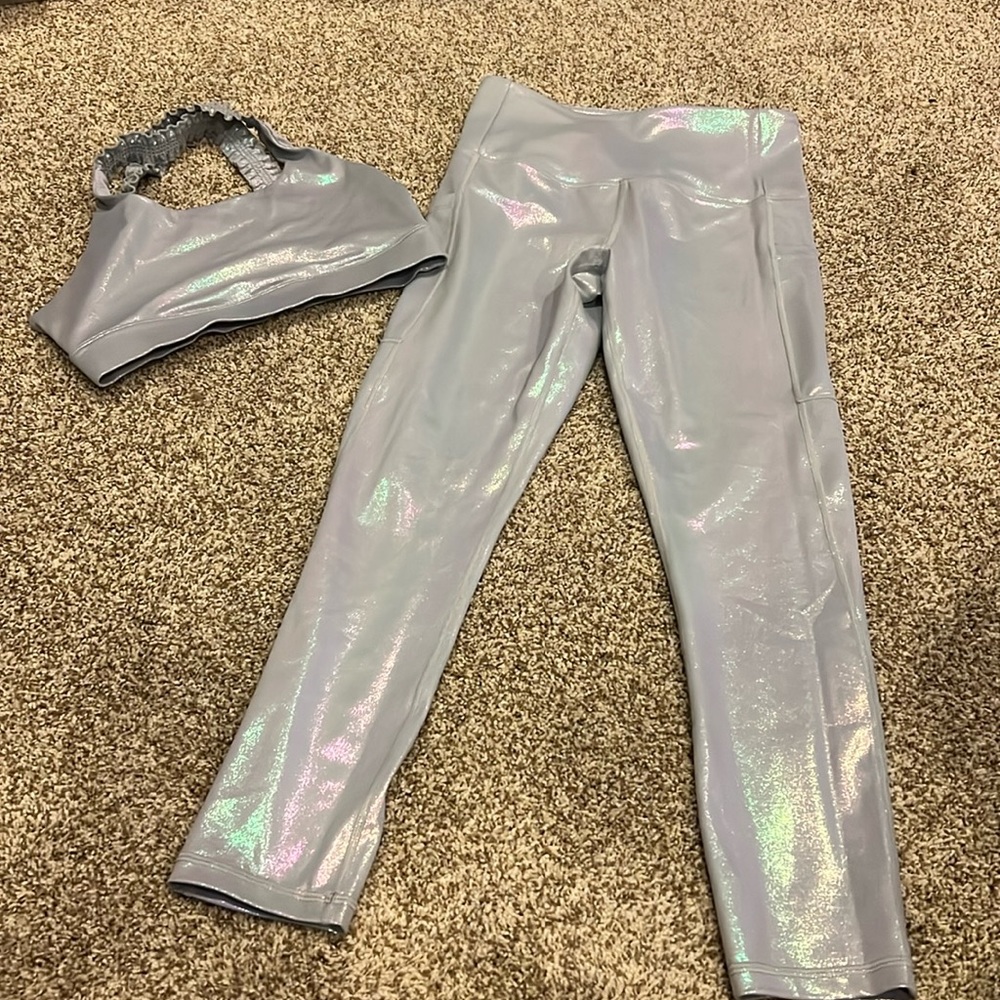 Zyia Set (bra medium) (pants 6-8)